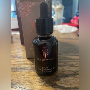 True Botanicals Pure Radiance Oil- Clear